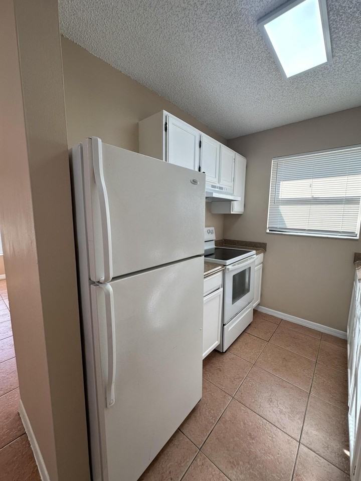 958 Louisiana Ave - Photo 7 of 32