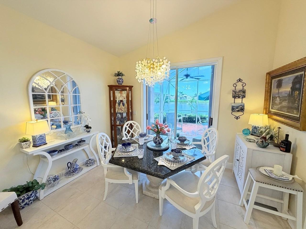 360 Nw Sunview Way - Photo 4 of 50
