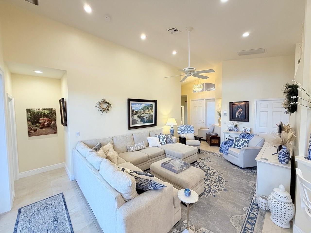 360 Nw Sunview Way - Photo 3 of 50