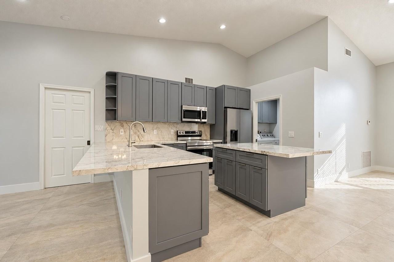 1185 Wild Cherry Ln - Photo 4 of 36