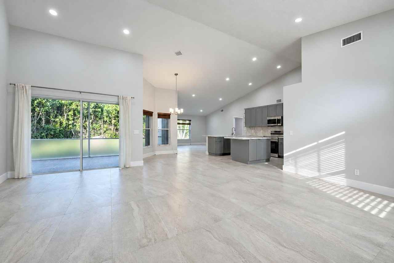 1185 Wild Cherry Ln - Photo 6 of 36