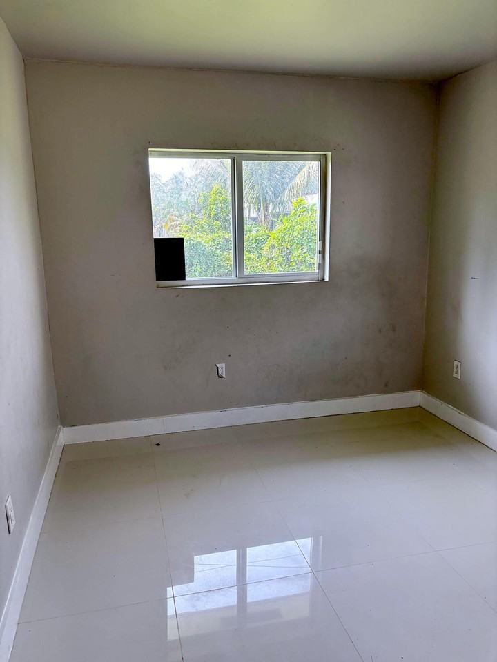1521 Nw 8th Ave - Photo 5 of 18