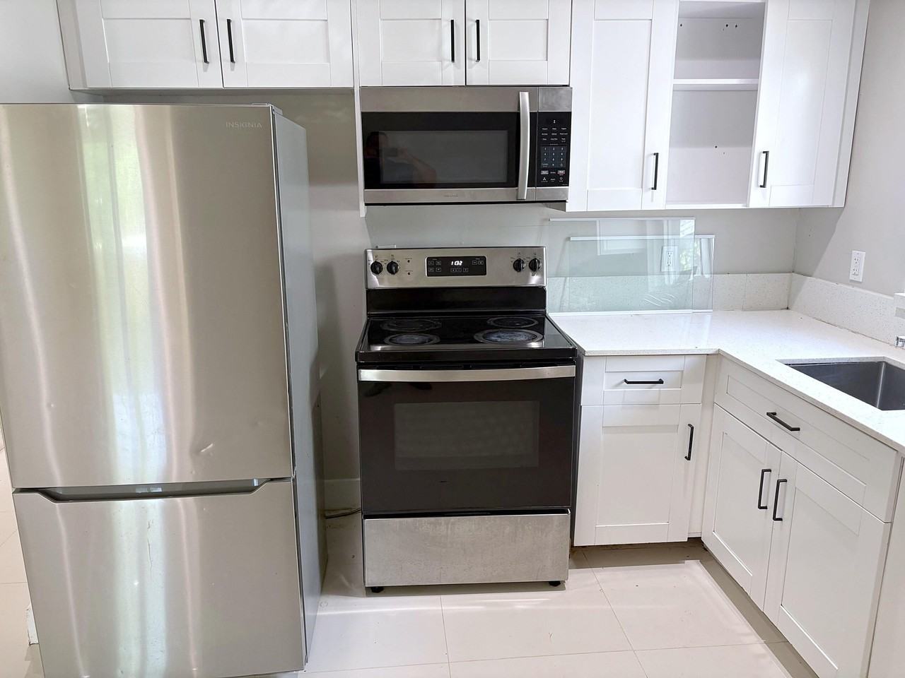 1521 Nw 8th Ave - Photo 7 of 18