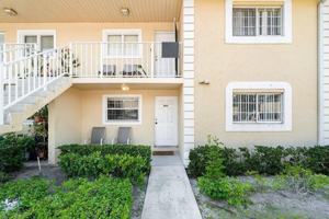 featured image of 804 Palm Beach Trace Dr