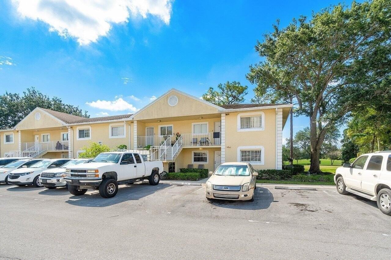 804 Palm Beach Trace Dr - Photo 3 of 7