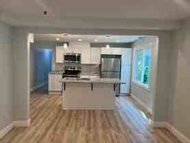 910 Oliver Ave N #5 - Photo 1 of 1