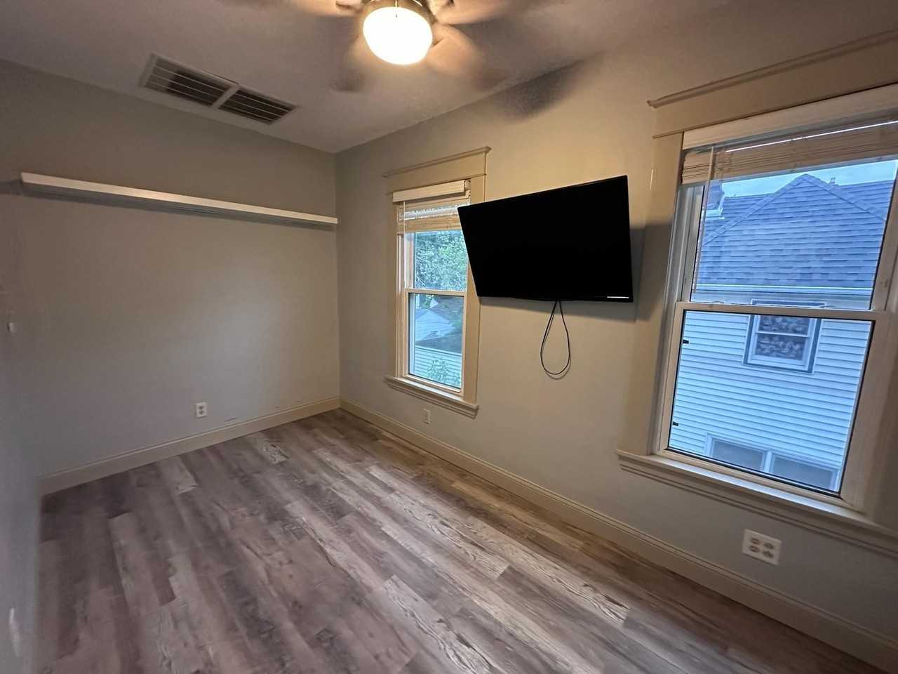 734 Sims Ave - Photo 4 of 6