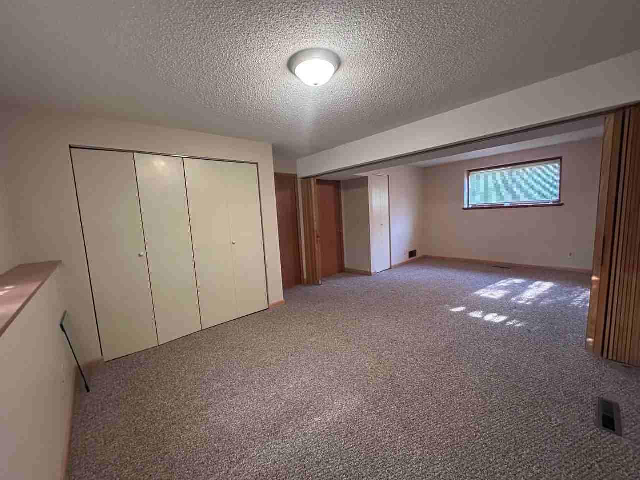 8833 Queen Ave S - Photo 6 of 24