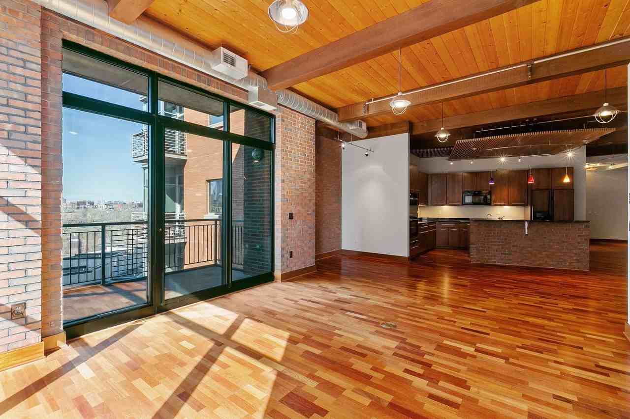 100 2nd St Ne #A580 - Photo 5 of 50
