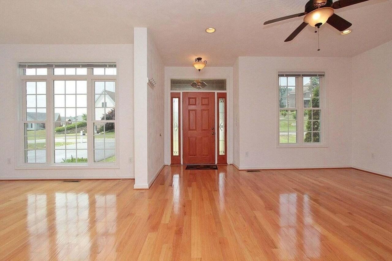 2359 Wolf Run - Photo 3 of 22