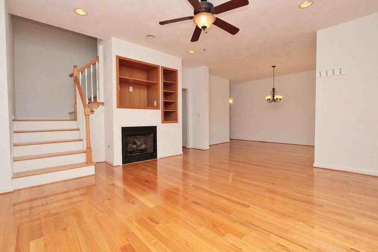 2359 Wolf Run - Photo 5 of 22