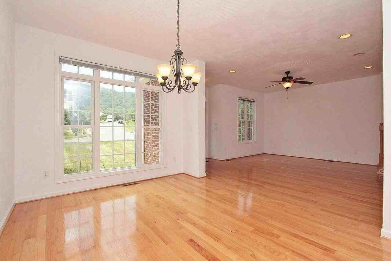 2359 Wolf Run - Photo 7 of 22