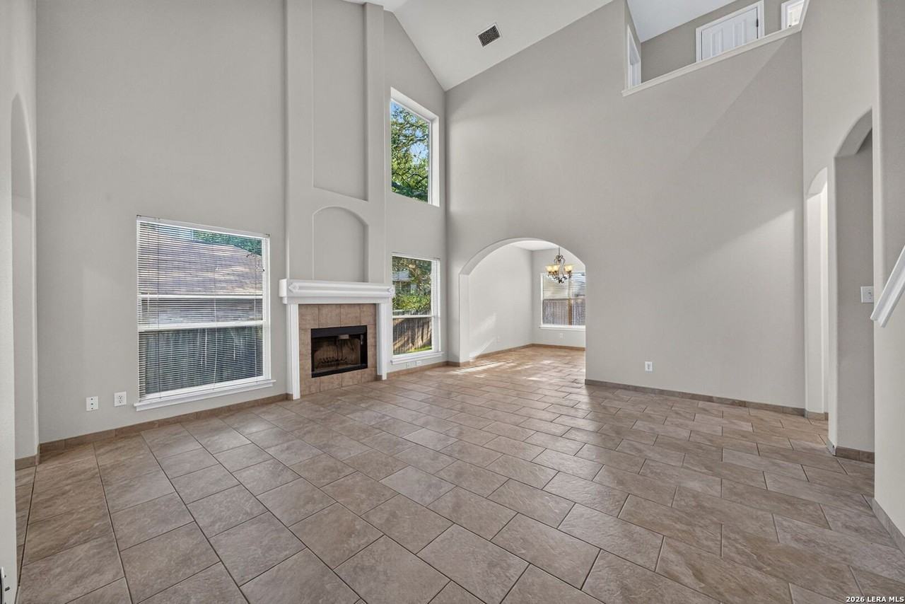2829 Berry Trce - Photo 6 of 33