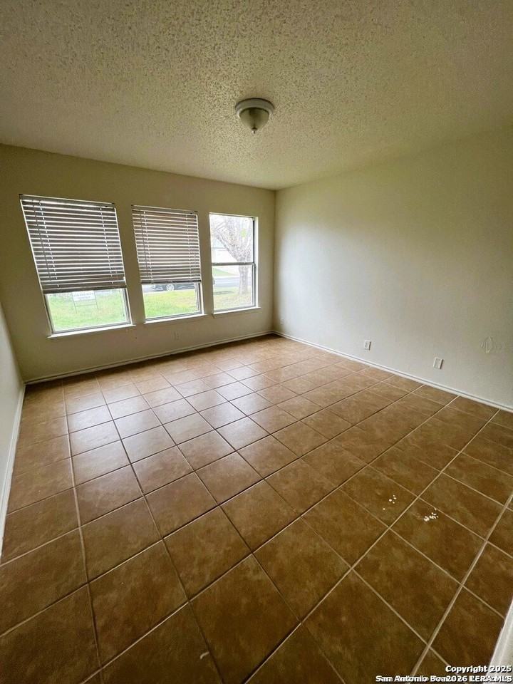 9638 Green Plain Dr - Photo 5 of 6