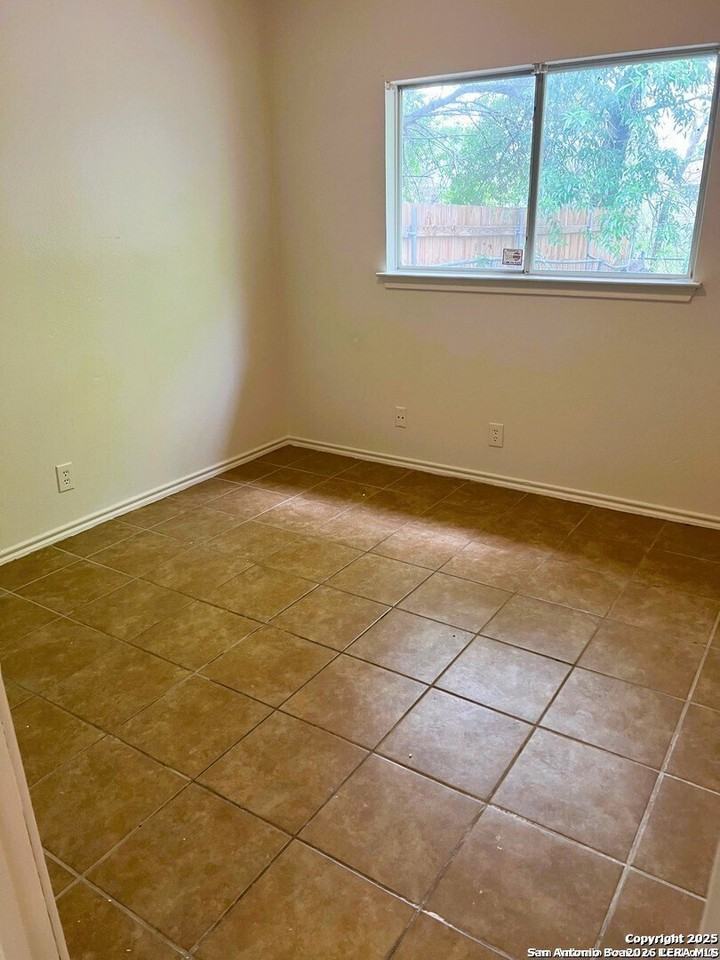 9638 Green Plain Dr - Photo 6 of 6