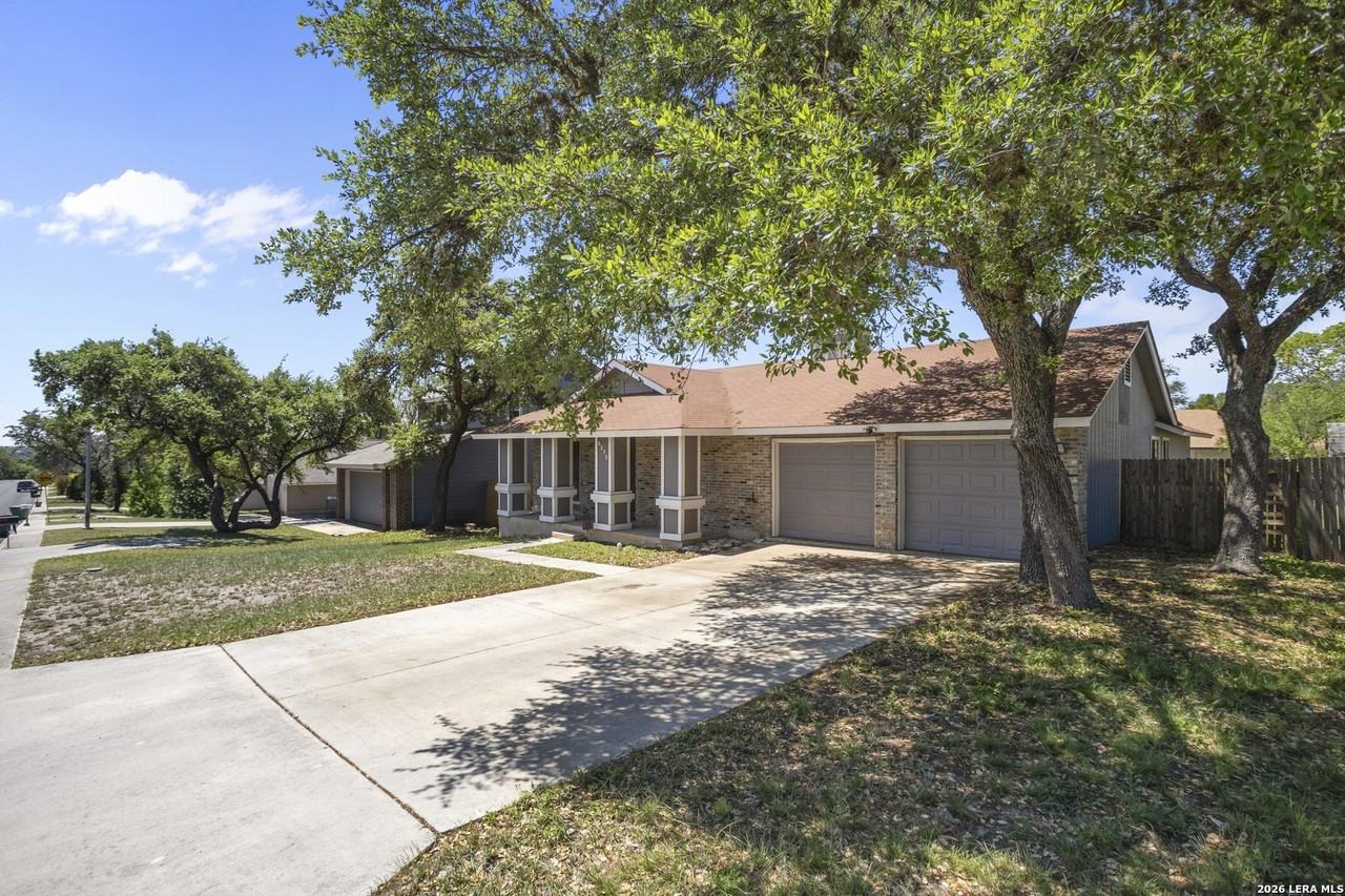 6275 Ridgebrook St - Photo 3 of 35