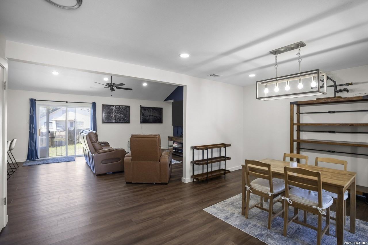 6275 Ridgebrook St - Photo 4 of 35