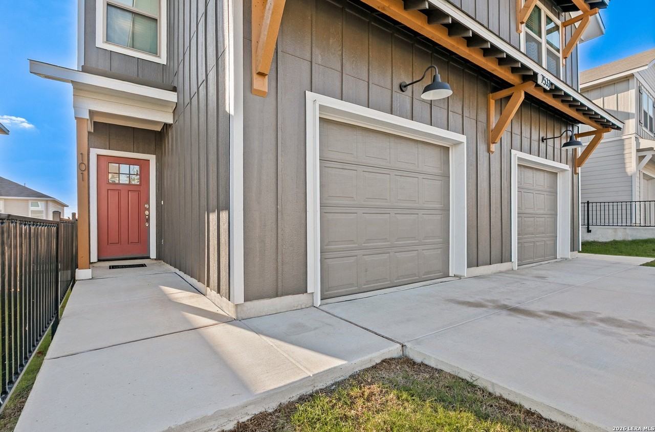 7533 Briarwood Pass - Photo 3 of 25