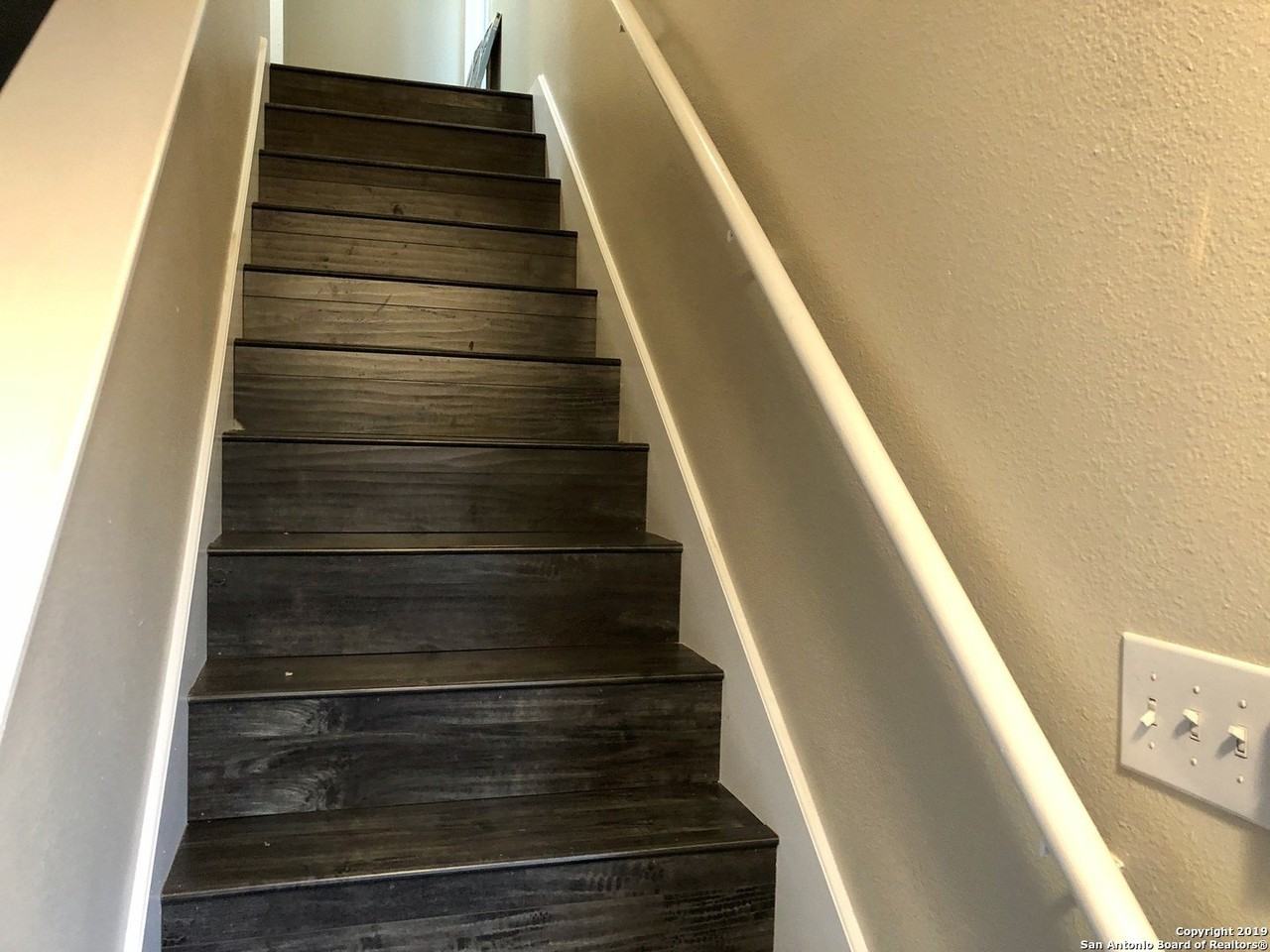 211 Lebanon St - Photo 6 of 19