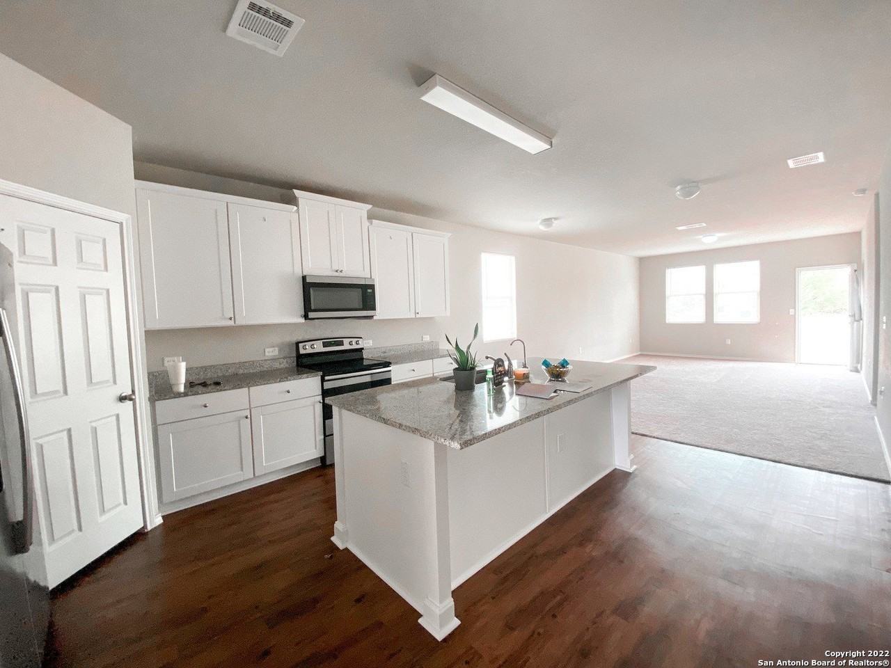 6802 Freedom Hls - Photo 5 of 22