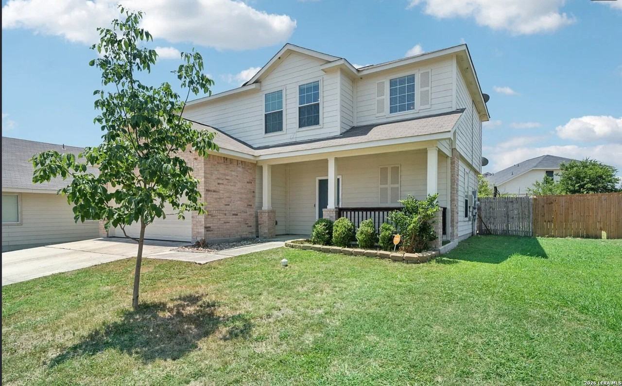 7910 Brinson Ct - Photo 4 of 30