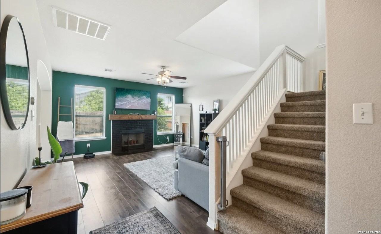 7910 Brinson Ct - Photo 6 of 30