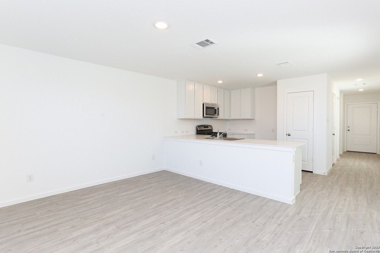 3710 Millbrook Way - Photo 6 of 25