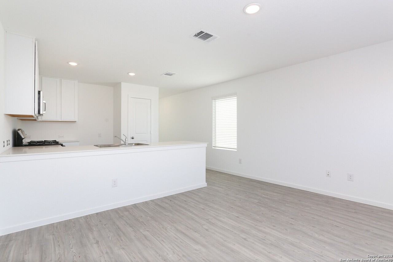 3710 Millbrook Way - Photo 7 of 25