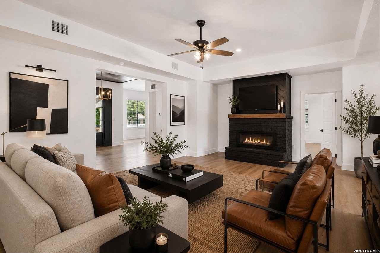 505 Rigsby Ave - Photo 4 of 15