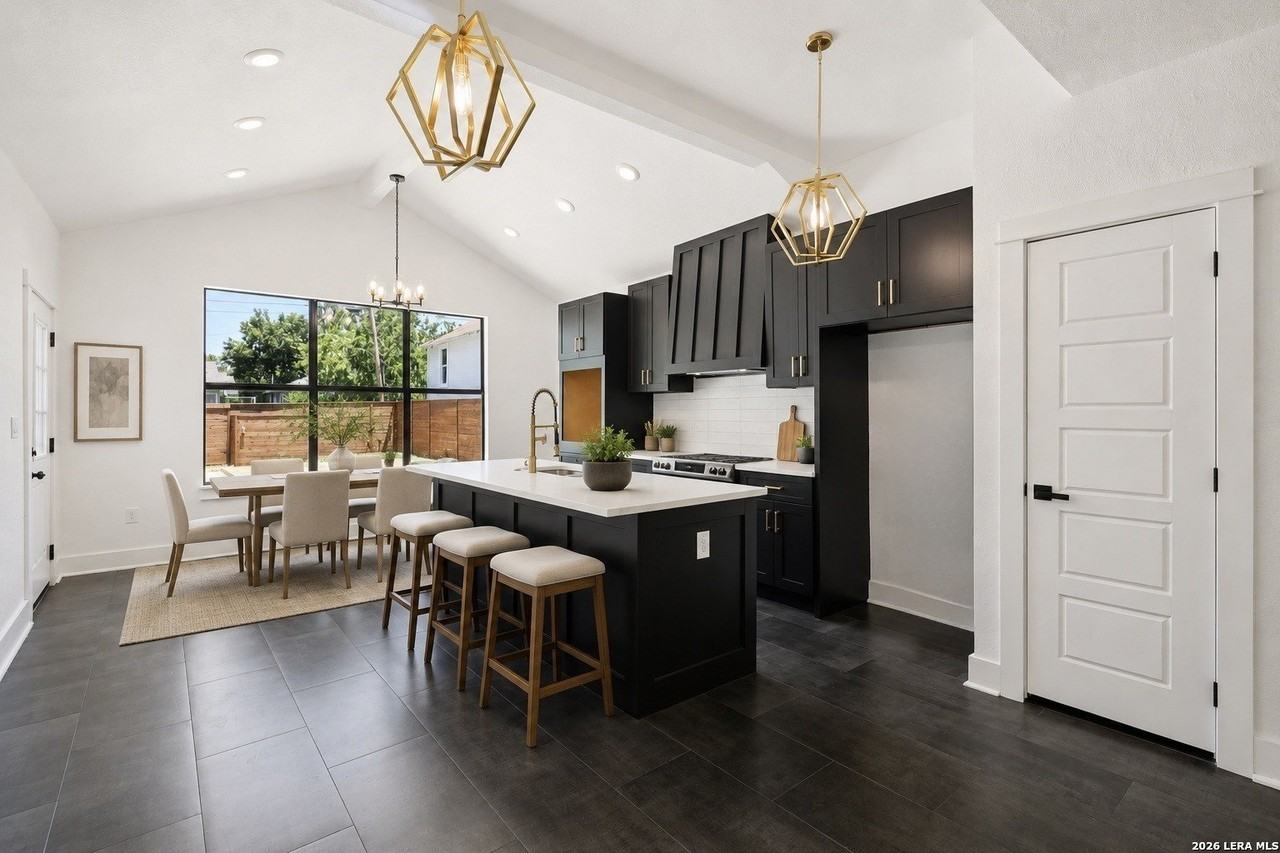 505 Rigsby Ave - Photo 5 of 15
