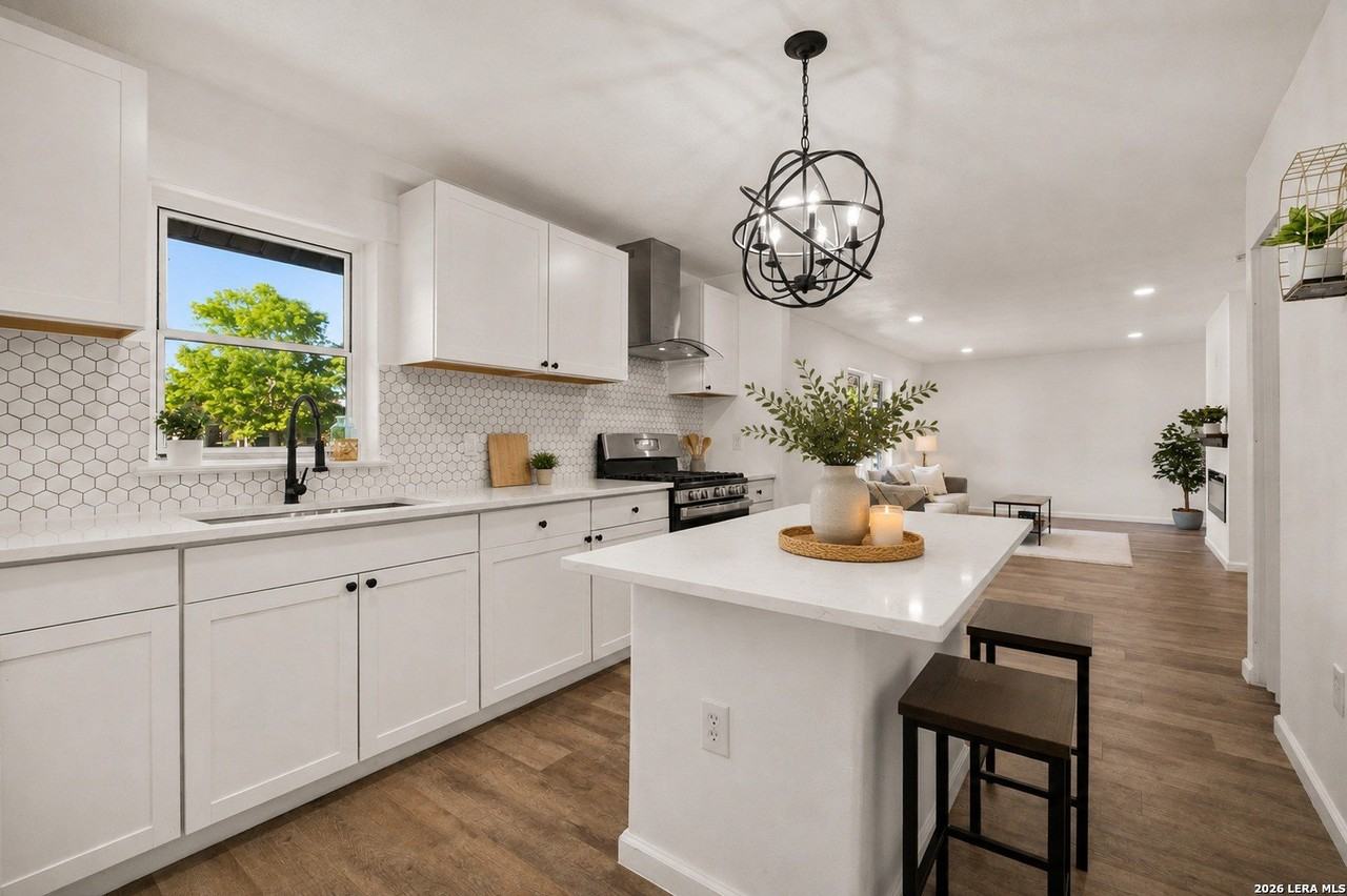 254 Kate Schenck Ave - Photo 5 of 16