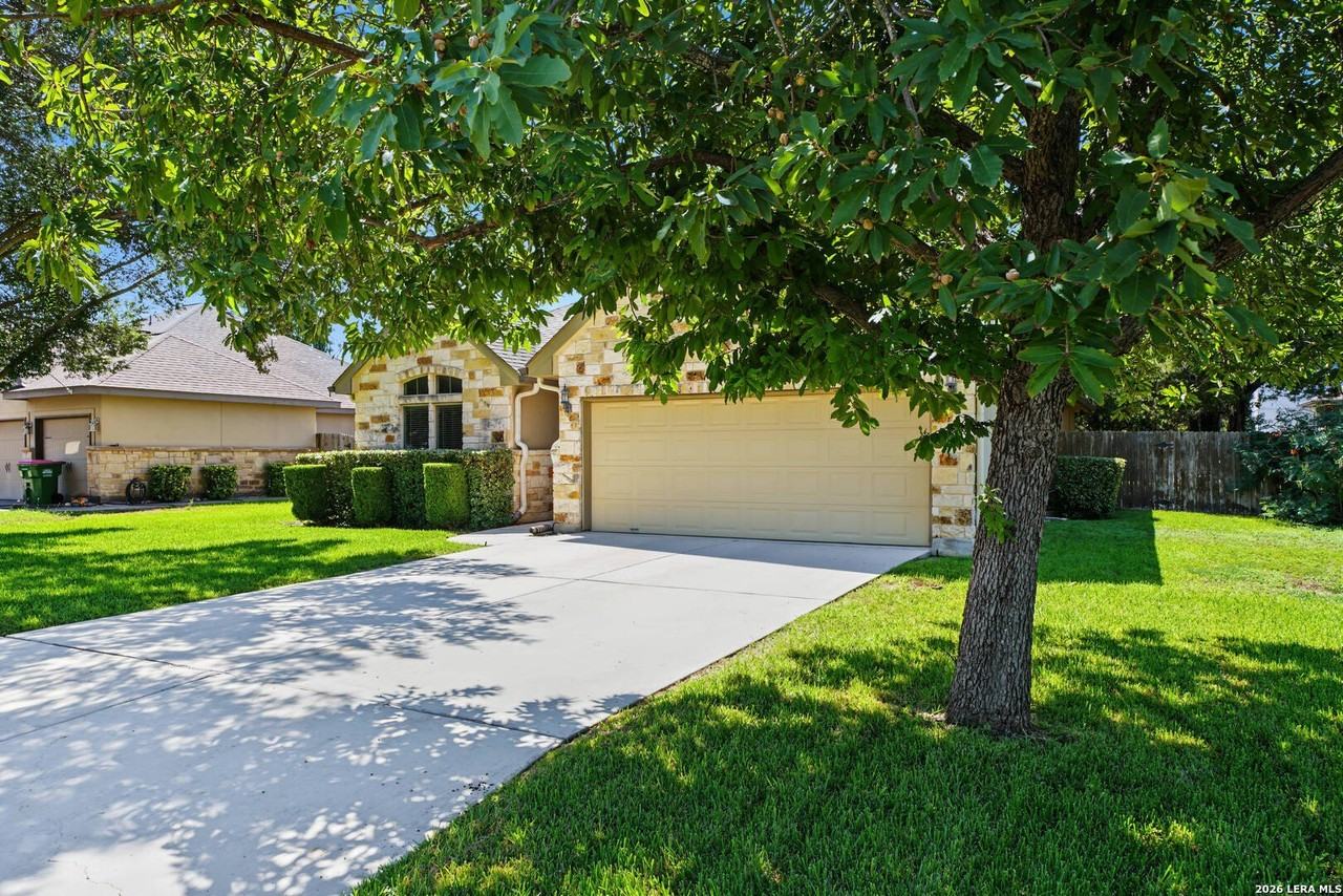15513 Dell Ln - Photo 5 of 44