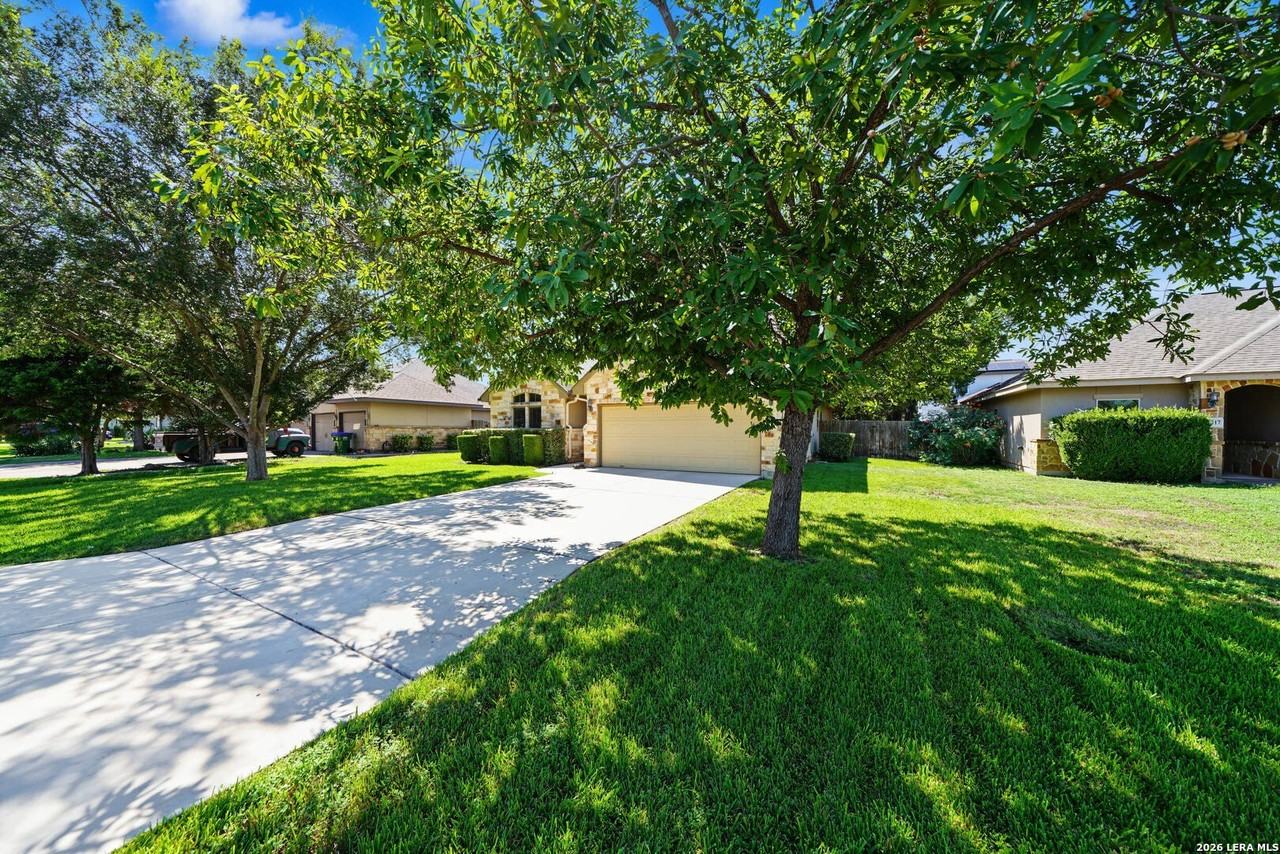 15513 Dell Ln - Photo 6 of 44