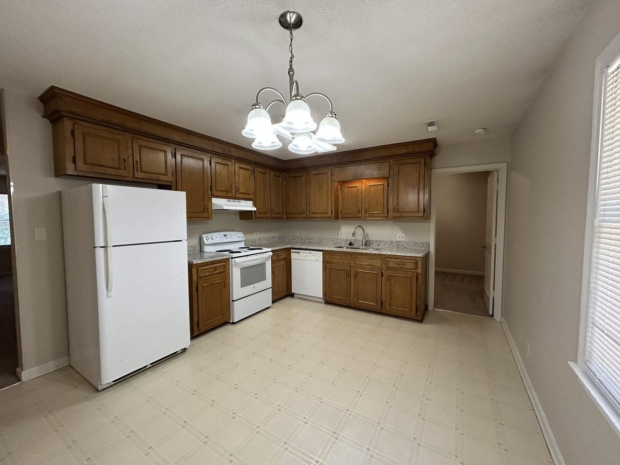 164 Gertrude Dr - Photo 4 of 20