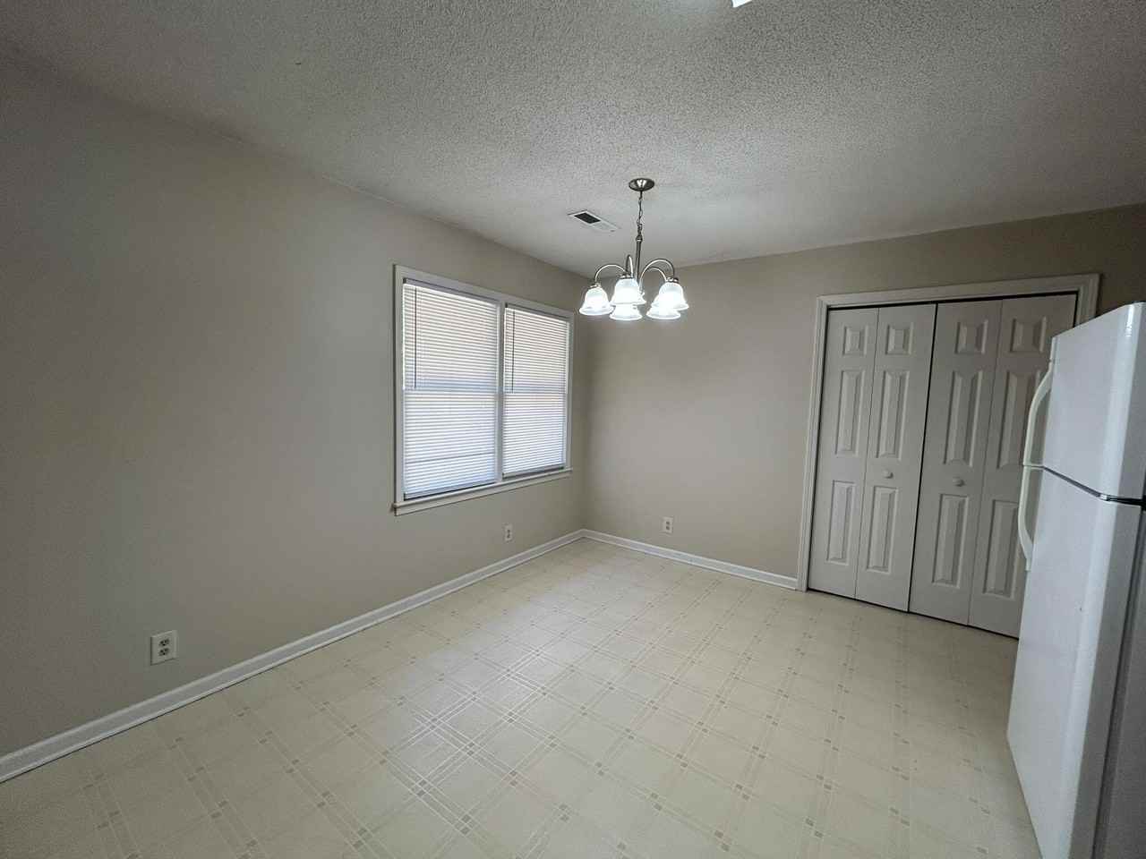 164 Gertrude Dr - Photo 6 of 20