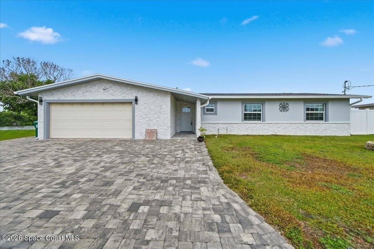 415 Island Dr - Photo 2 of 40