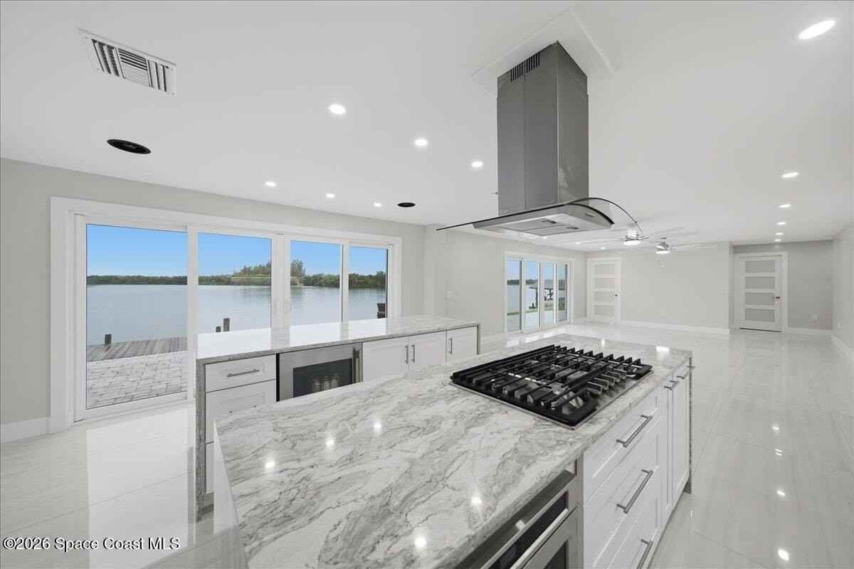 415 Island Dr - Photo 6 of 40