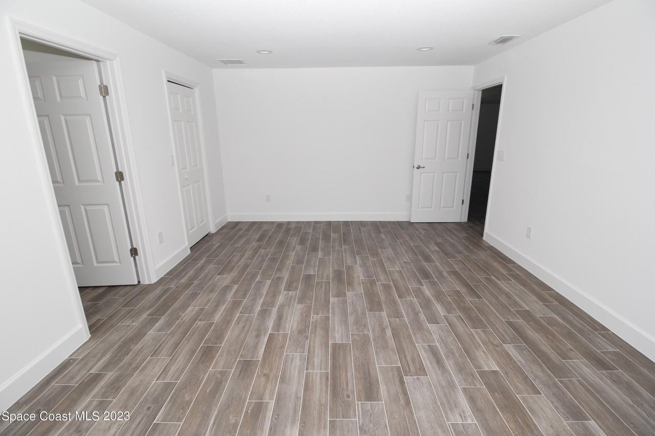 906 Armstrong Rd Se - Photo 7 of 14
