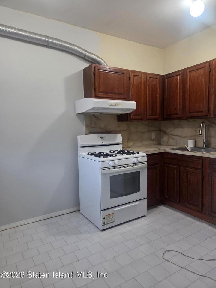 69 Dahlia St #1 - Photo 3 of 5