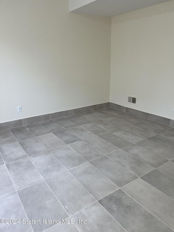 861 Rossville Ave #DOWN - Photo 7 of 10