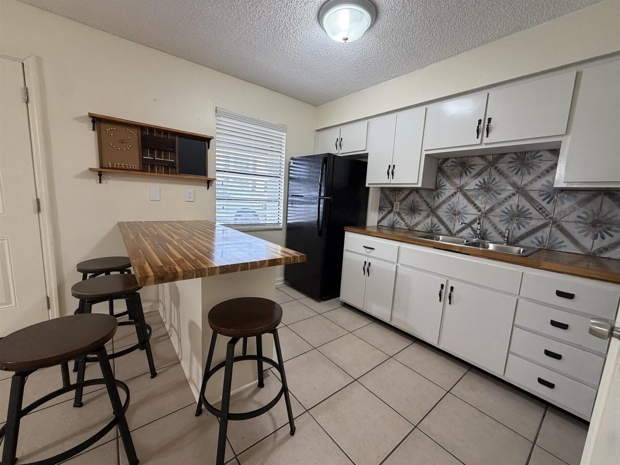 217 S 7th St - Photo 4 of 11