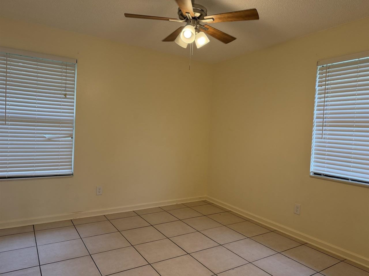 217 S 7th St - Photo 6 of 11