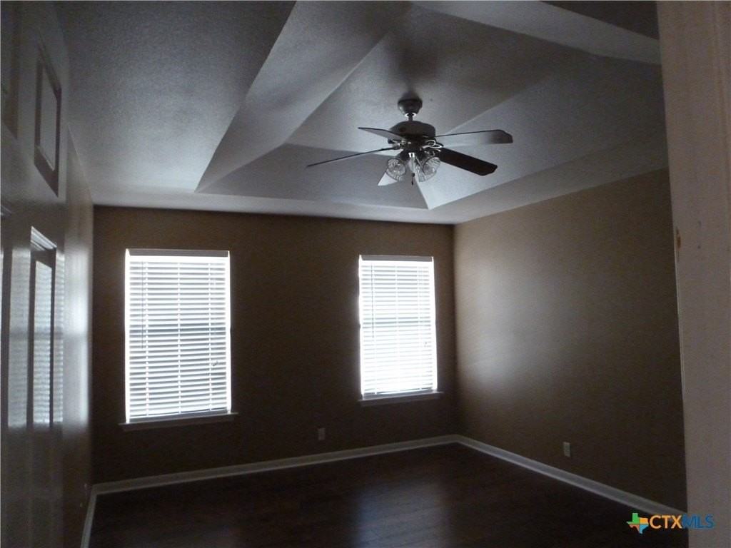 1527 Dustin Cade Dr - Photo 5 of 10