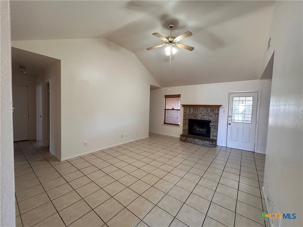 2614 Hidden Hill Dr - Photo 3 of 9