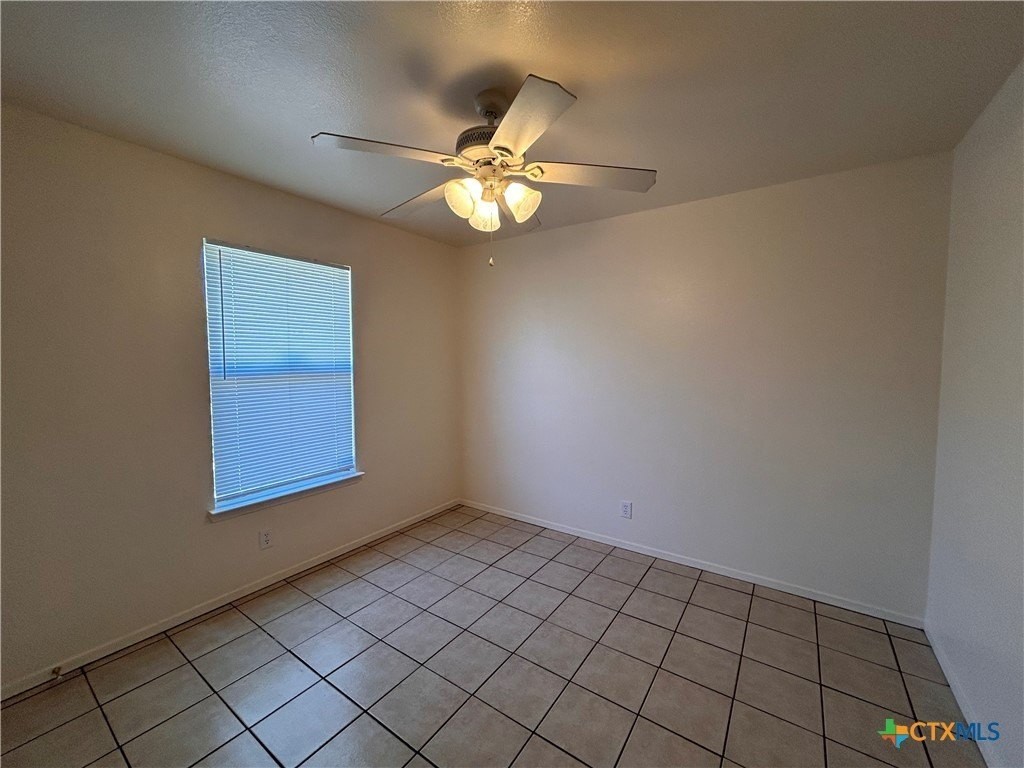 2614 Hidden Hill Dr - Photo 4 of 9