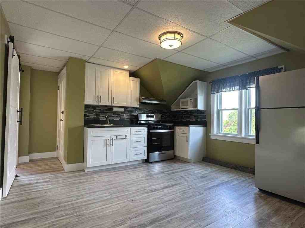 296 Canonicus St - Photo 3 of 28