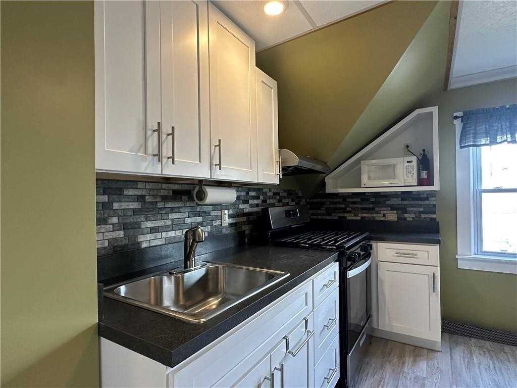296 Canonicus St - Photo 4 of 28