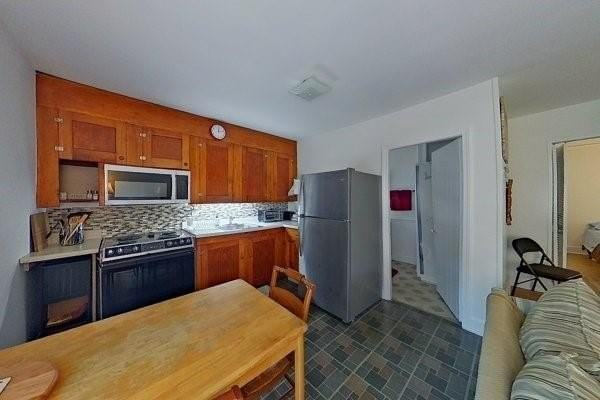 616 Thames St #3 - Photo 6 of 13