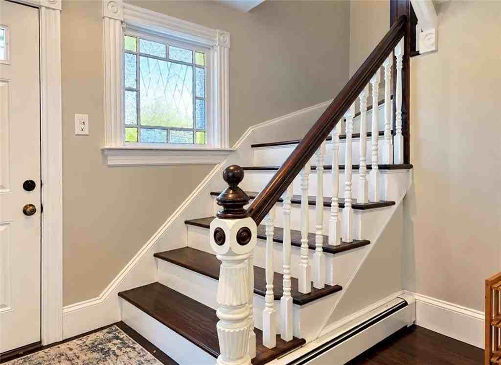 27 Crescent Rd - Photo 4 of 9