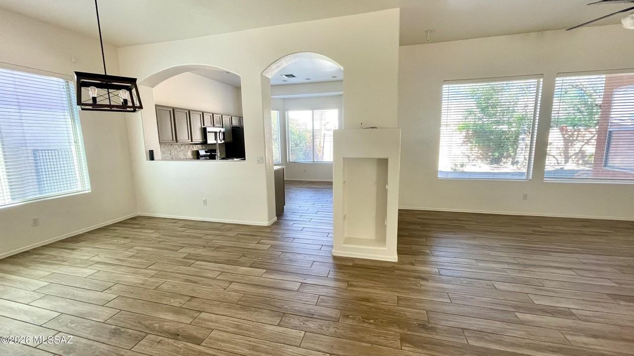 7504 W Cosmic Sky Dr - Photo 5 of 23